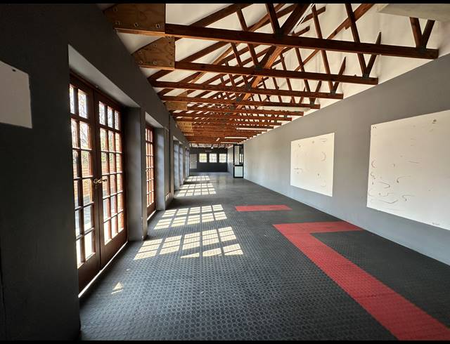186M² OFFICE TO LET IN PARKMORE